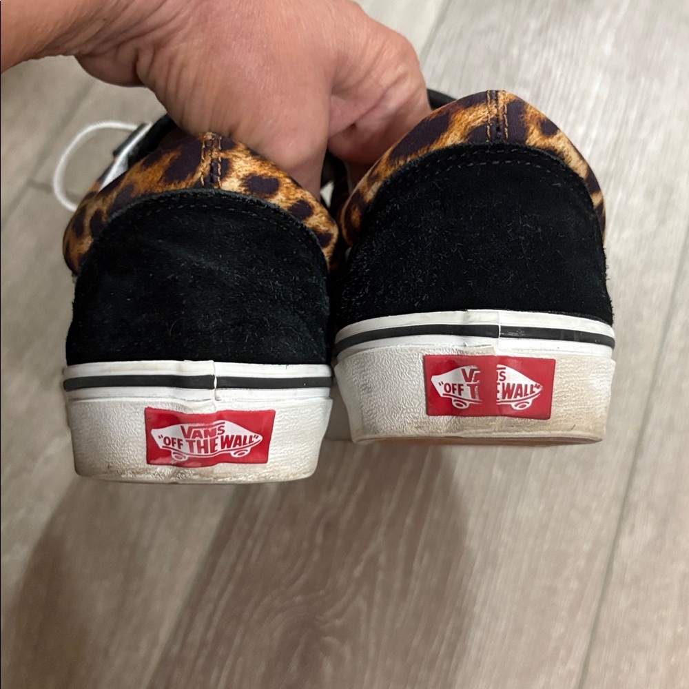 Leopard vans - Picture 2 of 4